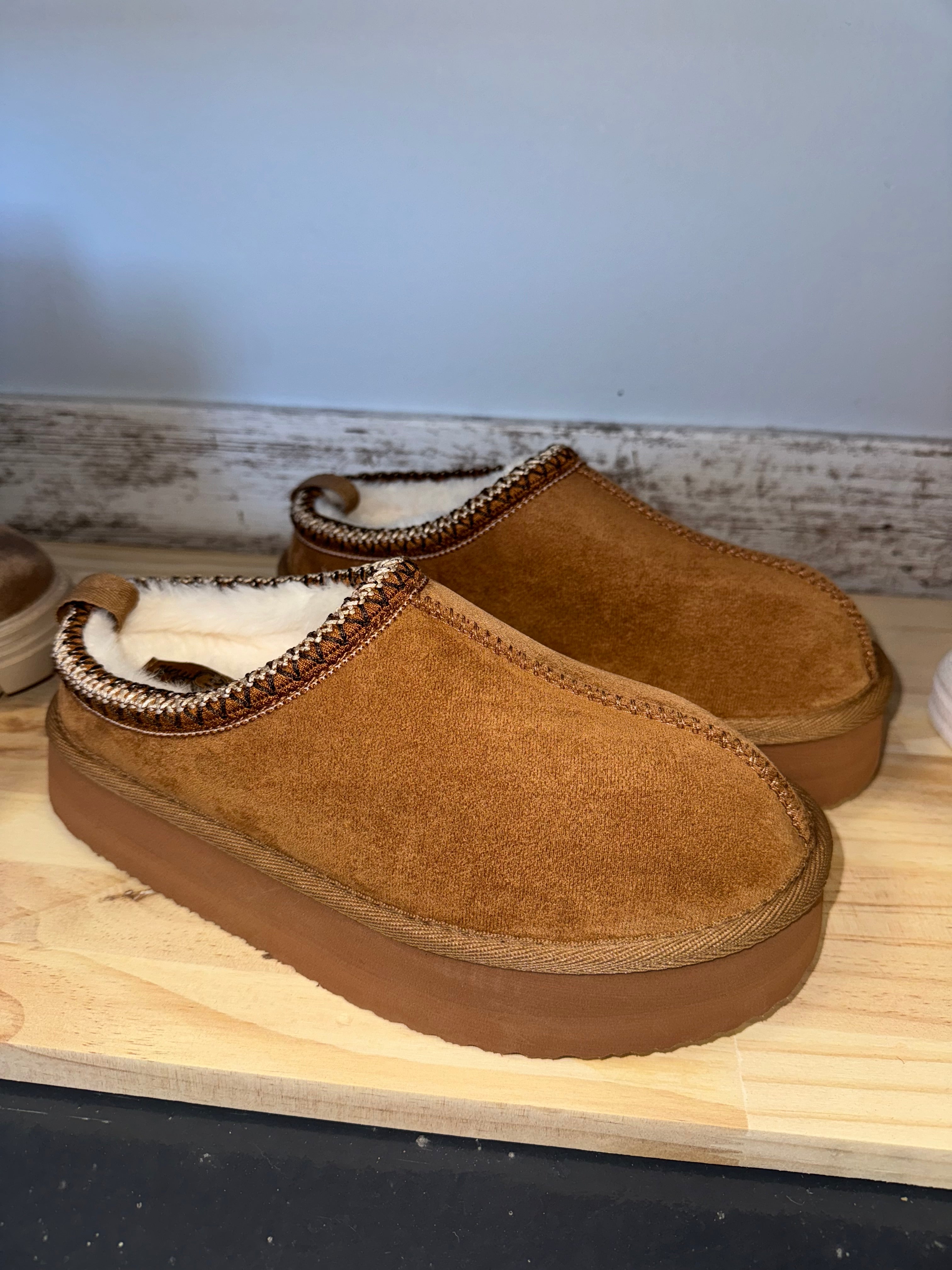 Charli Closed toe Platform Slippers