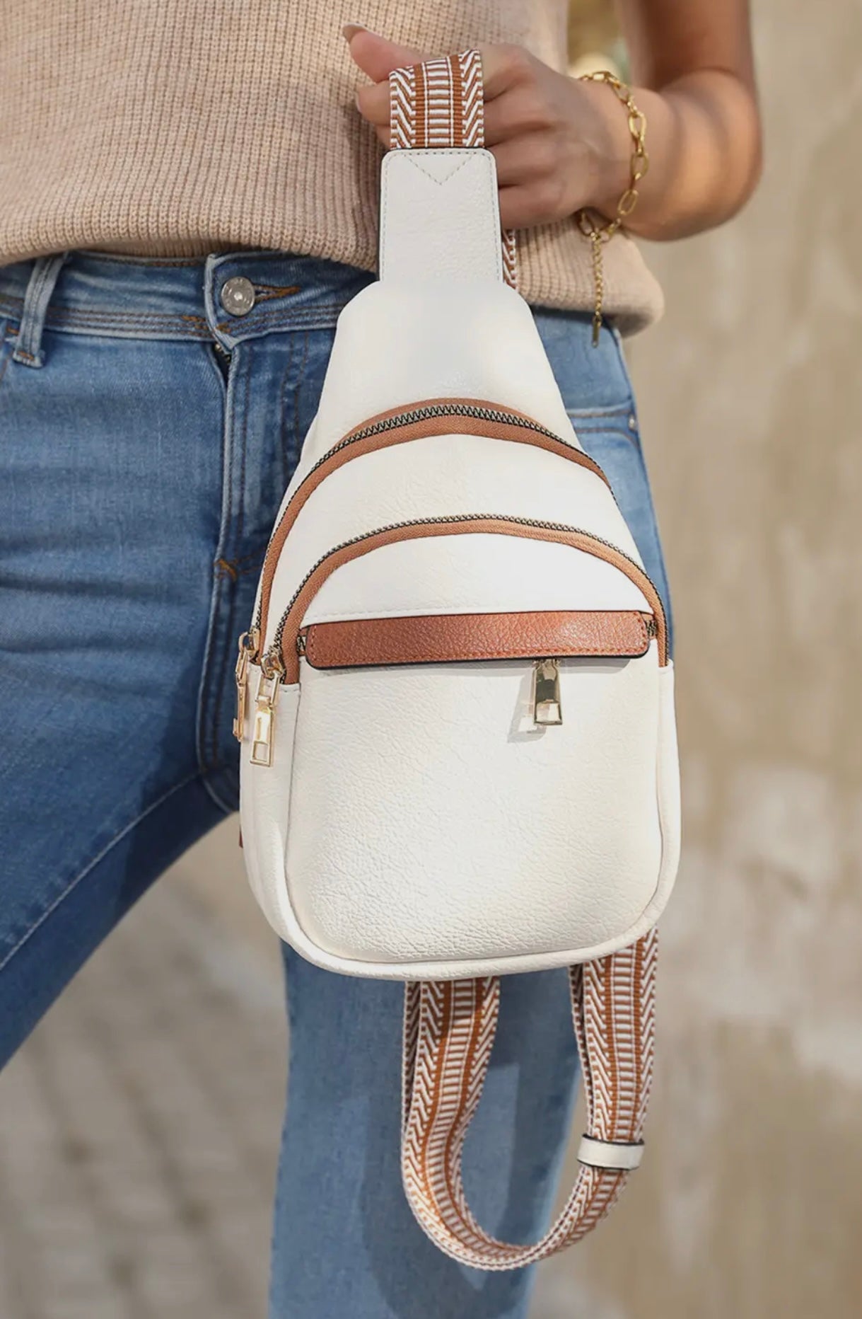 Larissa Sling Bag