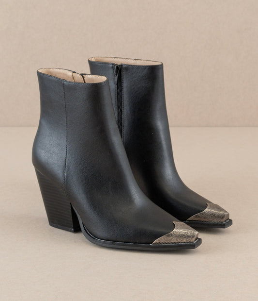 Black Etched Metal Toe Boot